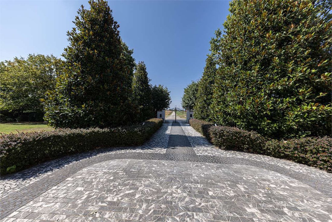 Villa in Modena, Emilia-Romagna, Italy 5 - 18439050