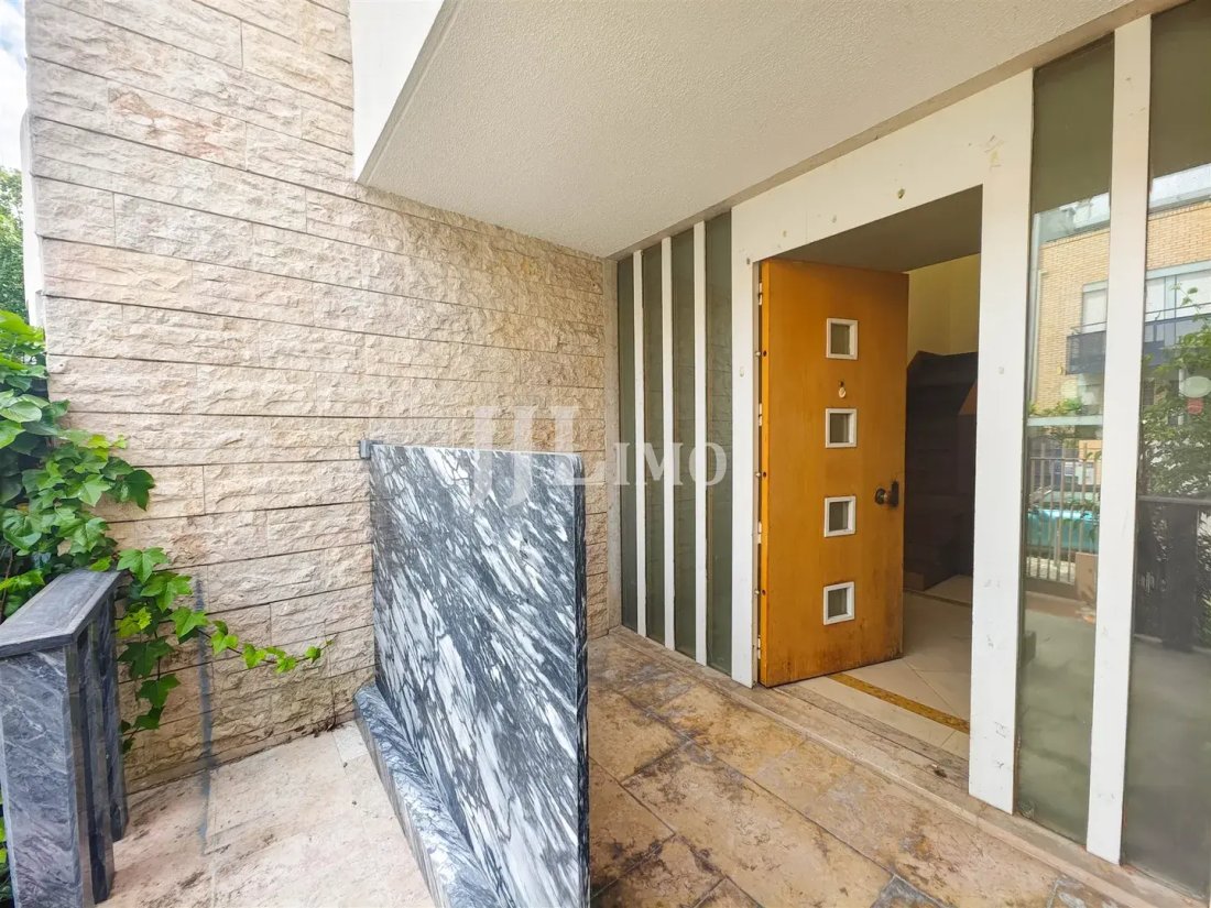 Townhouse in Parque das Nacoes, Lisbon, Portugal 2 - 18435902