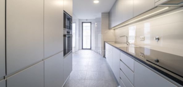 Apartment in Lordelo do Ouro e Massarelos, Porto District, Portugal 5 - 18436349