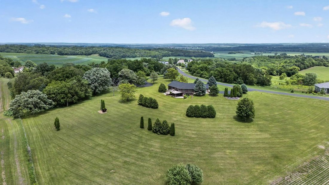 House in Montrose, Wisconsin, United States 1 - 18436663