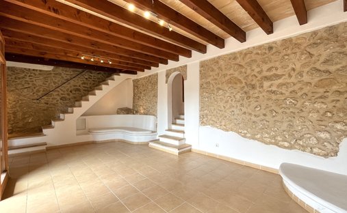 Townhouse in Mancor de la Vall, Balearic Islands, Spain 1