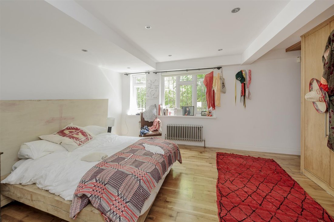 Apartment in Kilburn Park, Brent, England 4 - 18438978
