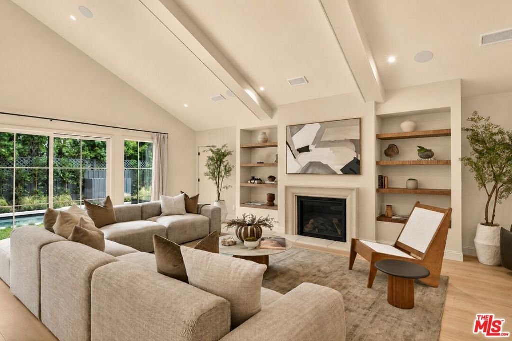 House in Los Angeles, California, United States 1 - 18439136