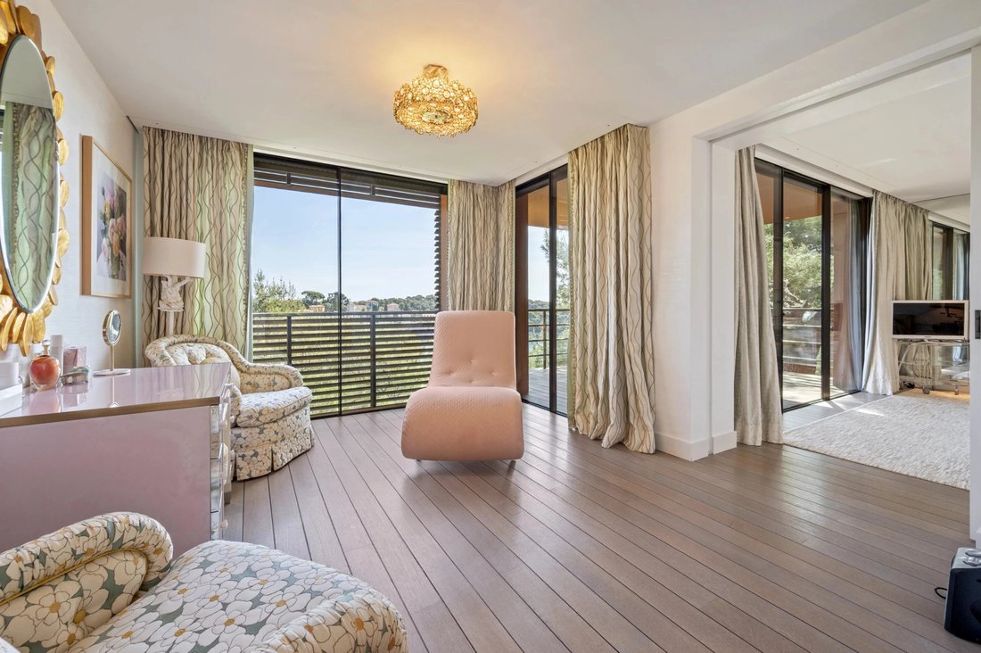 Villa in Saint-Jean-Cap-Ferrat, Provence-Alpes-Côte d'Azur, France 5 - 18434776