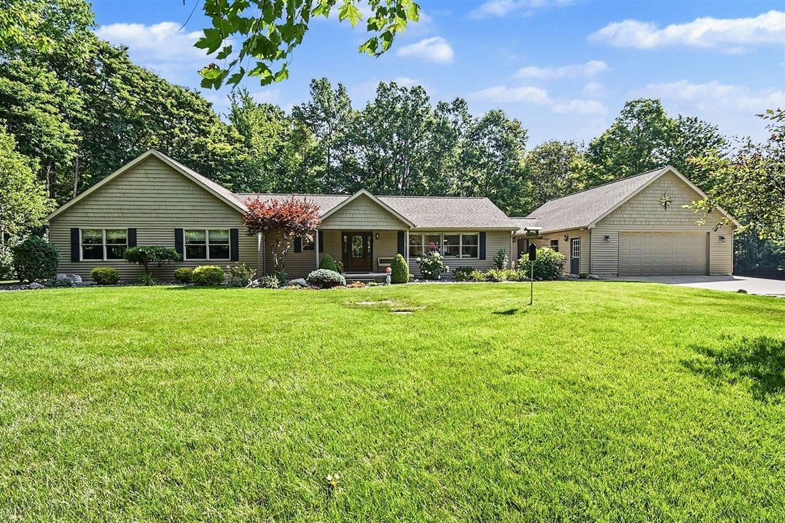 House in Bridgeport, Michigan, United States 1 - 18442302