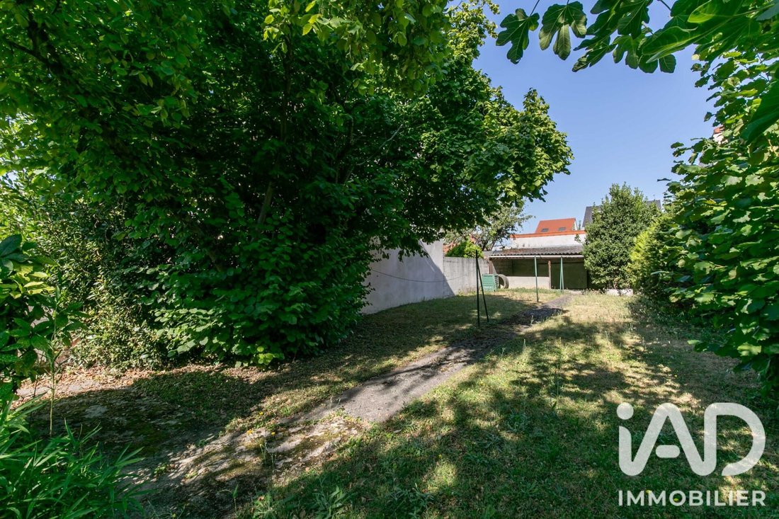 House in Fontenay-sous-Bois, Ile-de-France, France 1 - 18438581