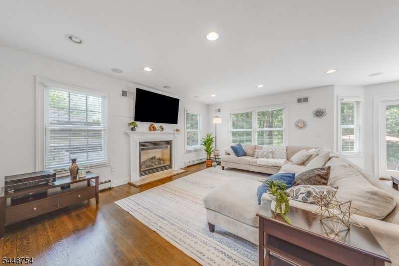 House in Berkeley Heights, New Jersey, United States 2 - 18440562