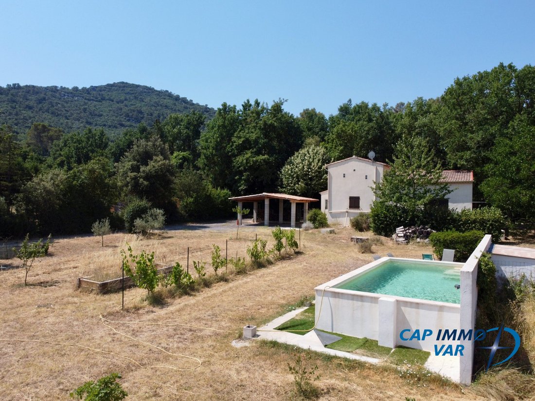 Villa in Signes, Provence-Alpes-Côte d'Azur, France 1 - 16822521