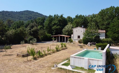 Villa in Signes, Provence-Alpes-Côte d'Azur, France 1