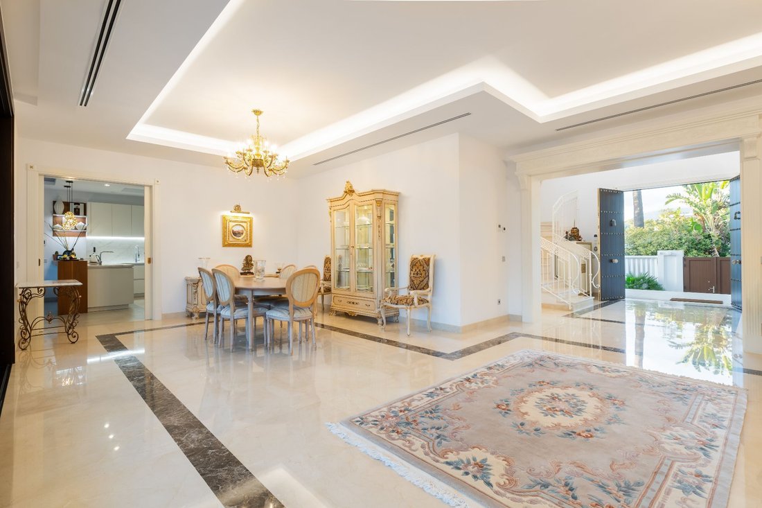 Villa in Estepona, Andalusia, Spain 5 - 18439003