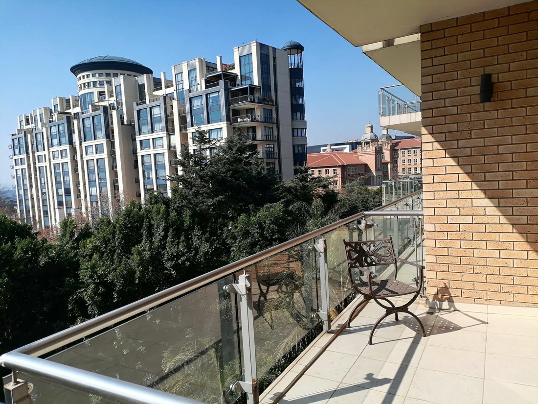 Apartment in Sandown, Gauteng, South Africa 1 - 18436680