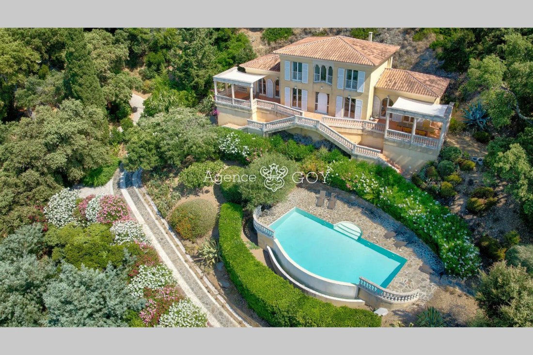 House in Rayol-Canadel-sur-Mer, Provence-Alpes-Côte d'Azur, France 2 - 15730140