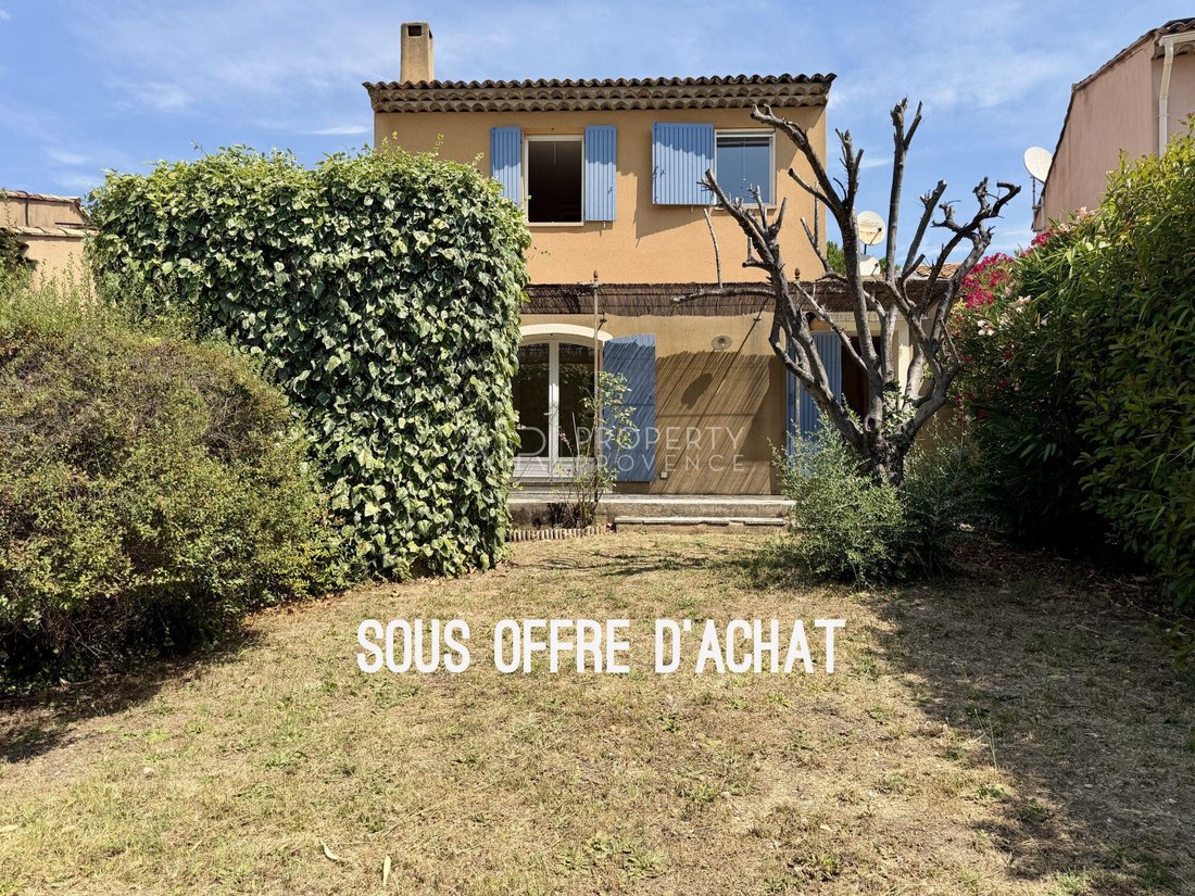 House in Lourmarin, Provence-Alpes-Côte d'Azur, France 1 - 18384872