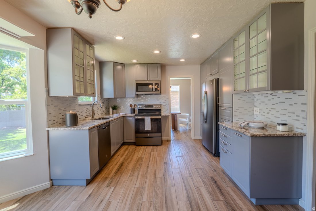 House in Sandy, Utah, United States 5 - 18439334