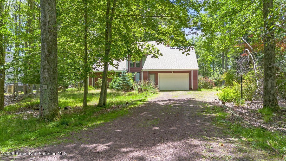 House in Pocono Pines, Pennsylvania, United States 2 - 18438385