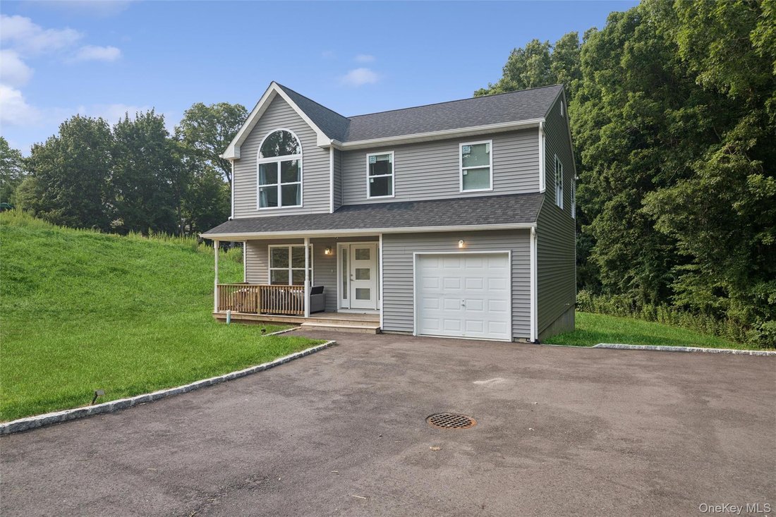 House in Lake Ronkonkoma, New York, United States 3 - 18440606