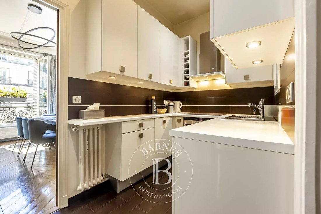 Apartment in Ternes-Maillot, Paris 17e Arrondissement, Paris 4 - 18437979