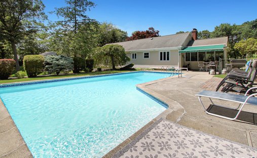 House in Trumbull, Connecticut, United States 1