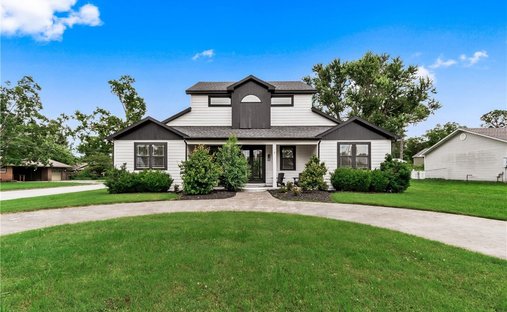 House in Cave Springs, Arkansas, United States 1