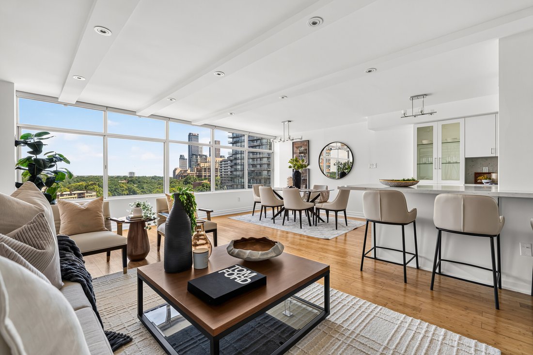 Condo in Toronto, Ontario, Canada 1 - 18441541