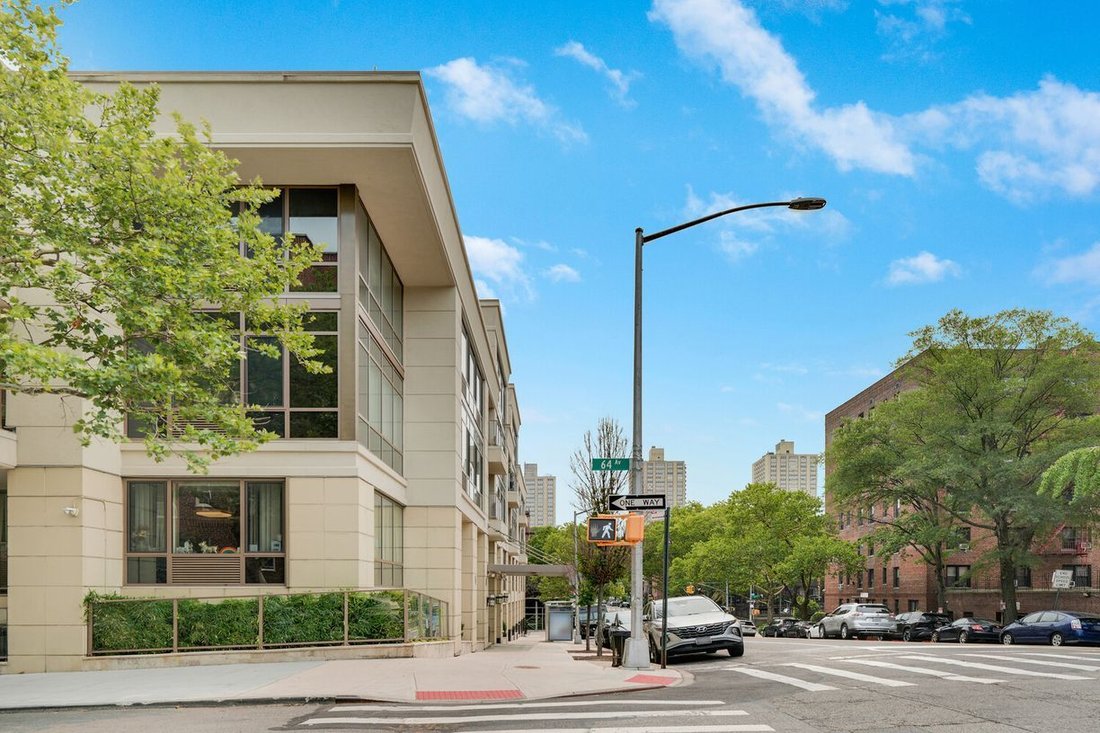 Condo in New York, New York, United States 3 - 18437710