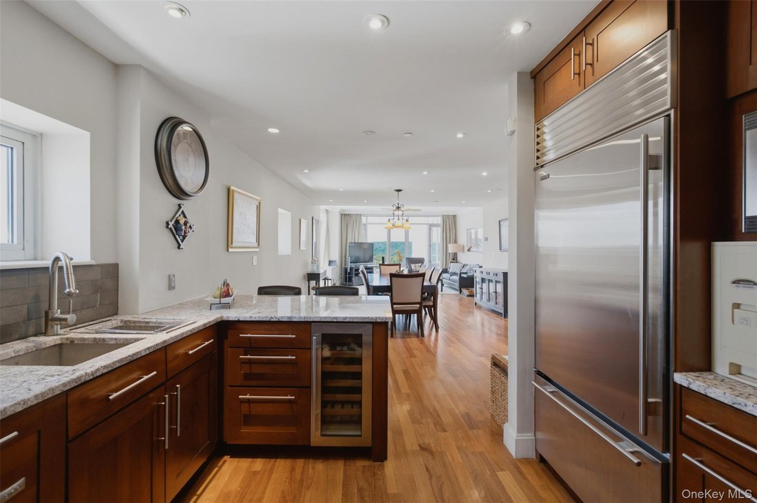Condo in New York, New York, United States 5 - 18439273