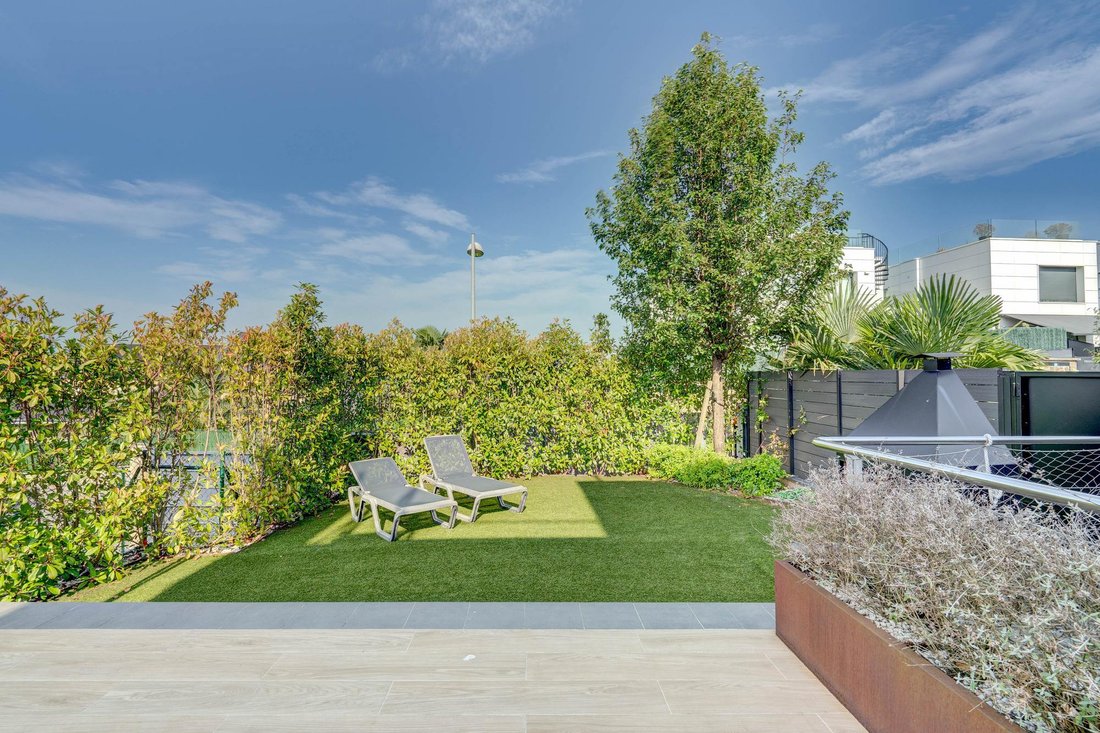 Villa in Mendebaldea, Donostia-San Sebastian, Spain 5 - 16987492