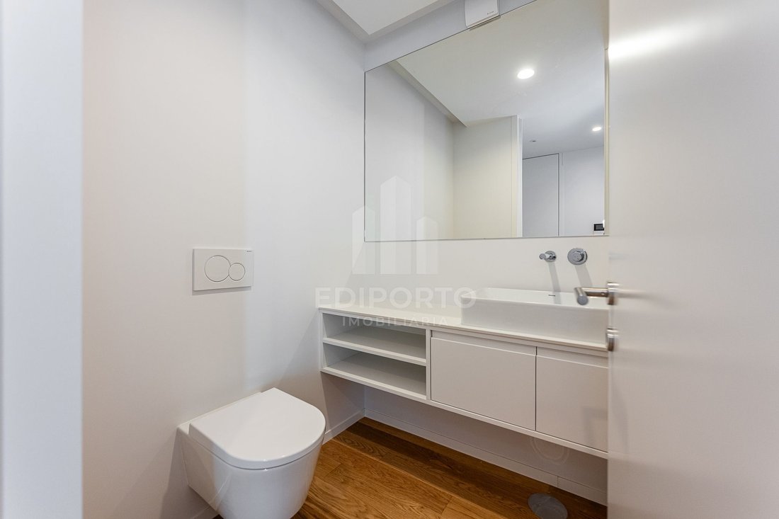 Apartment in Matosinhos e Leca da Palmeira, Porto District, Portugal 5 - 18437645