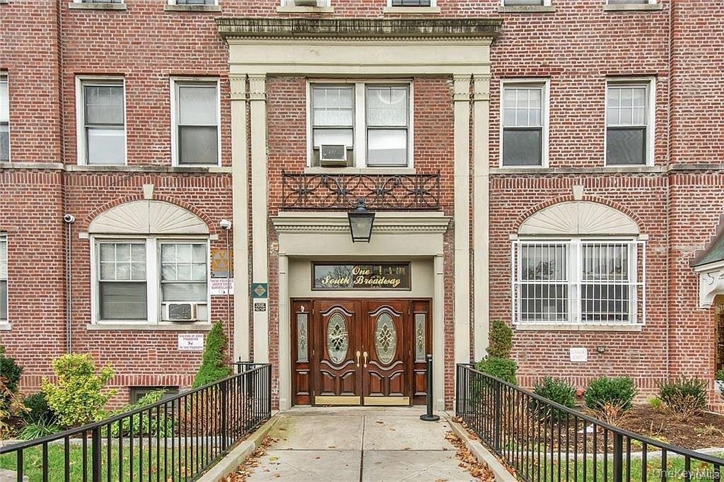 White Plains, New York, United States 1 - 18440604