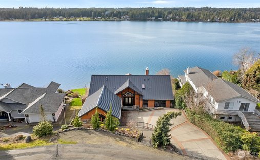 House in Shelton, Washington, United States 1