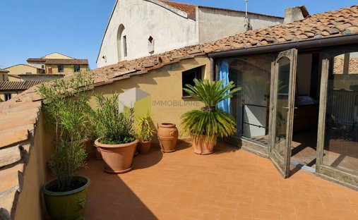 House in Santa Maria, Pisa, Italy 1