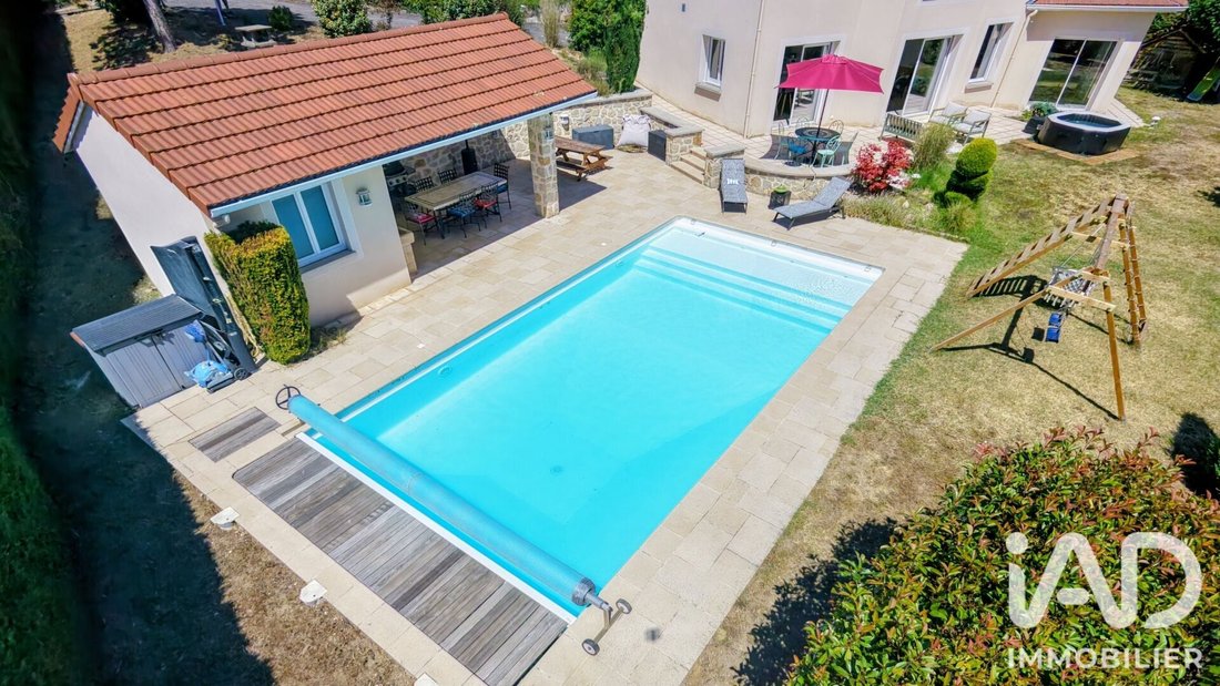 House in Monistrol-sur-Loire, Auvergne-Rhône-Alpes, France 2 - 18438584