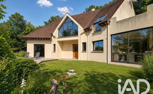 House in Angicourt, Hauts-de-France, France 1
