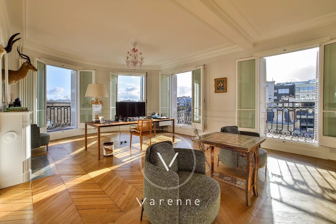 Apartment in Hoche-Friedland, Paris 8e Arrondissement, Paris 2 - 18437855