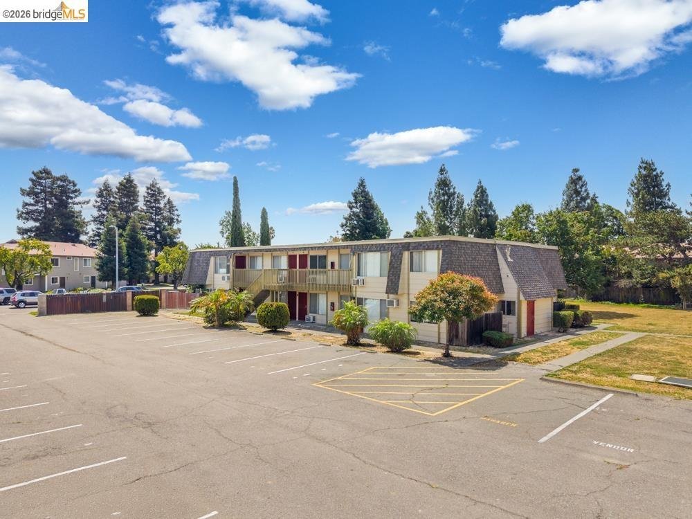 Suisun City, California, United States 5 - 18439696