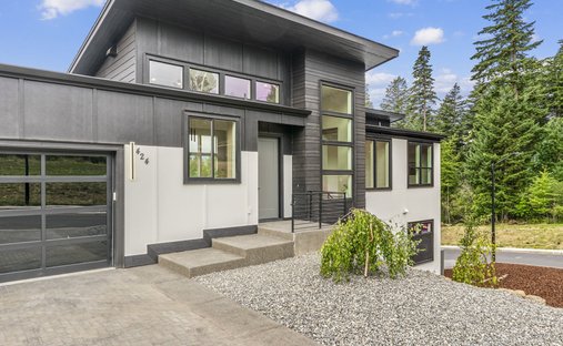 House in Stevenson, Washington, United States 1