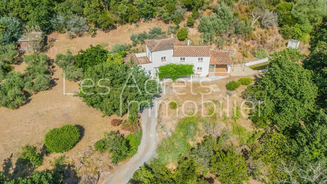 House in Les Adrets-de-l'Estérel, Provence-Alpes-Côte d'Azur, France 2 - 18439169