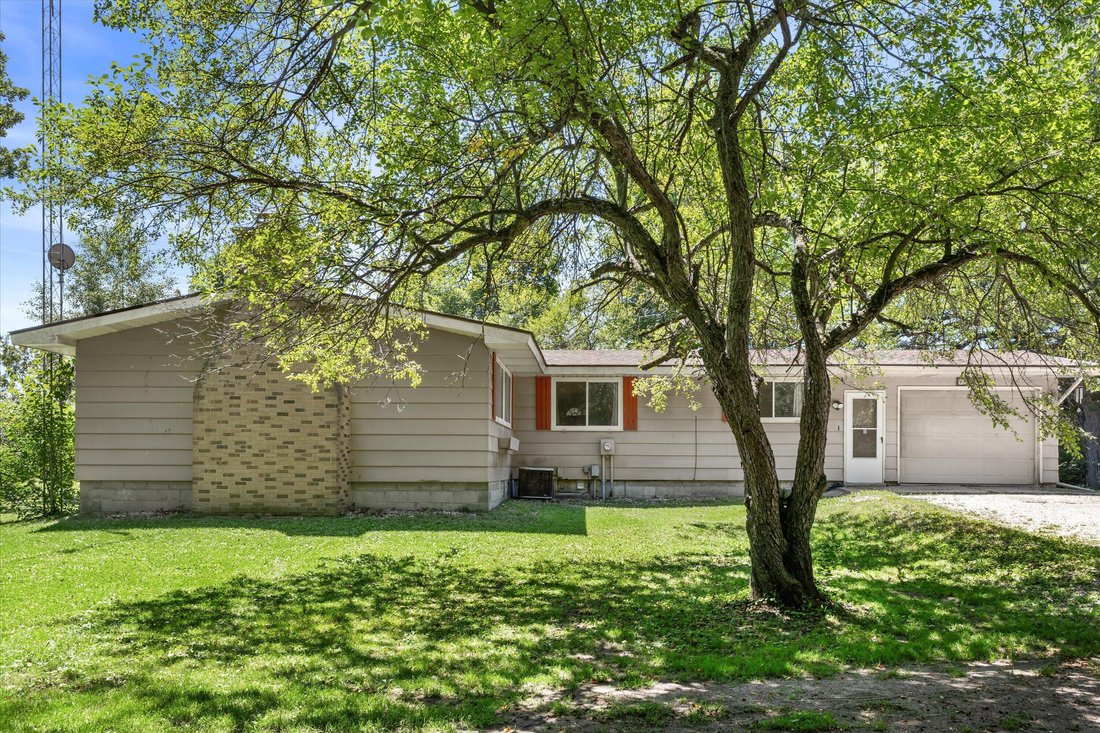 House in Eagle, Wisconsin, United States 3 - 18442666