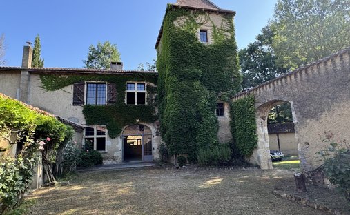 Estate in Pavie, Occitania, France 1