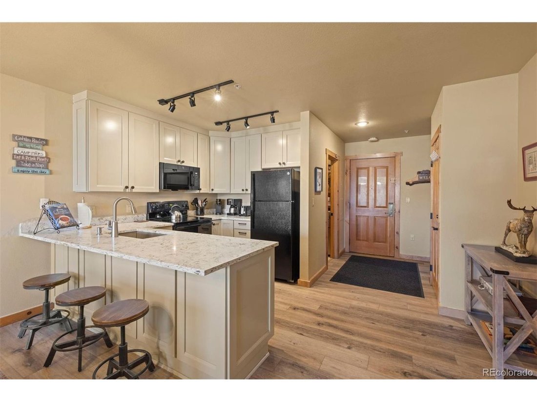 Condo in Dillon, Colorado, United States 2 - 18439412