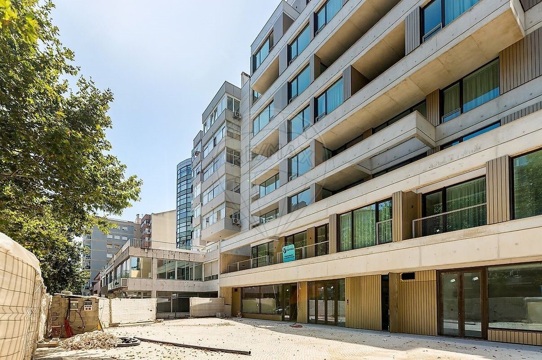 Apartment in Alvalade, Lisbon, Portugal 3 - 15956423