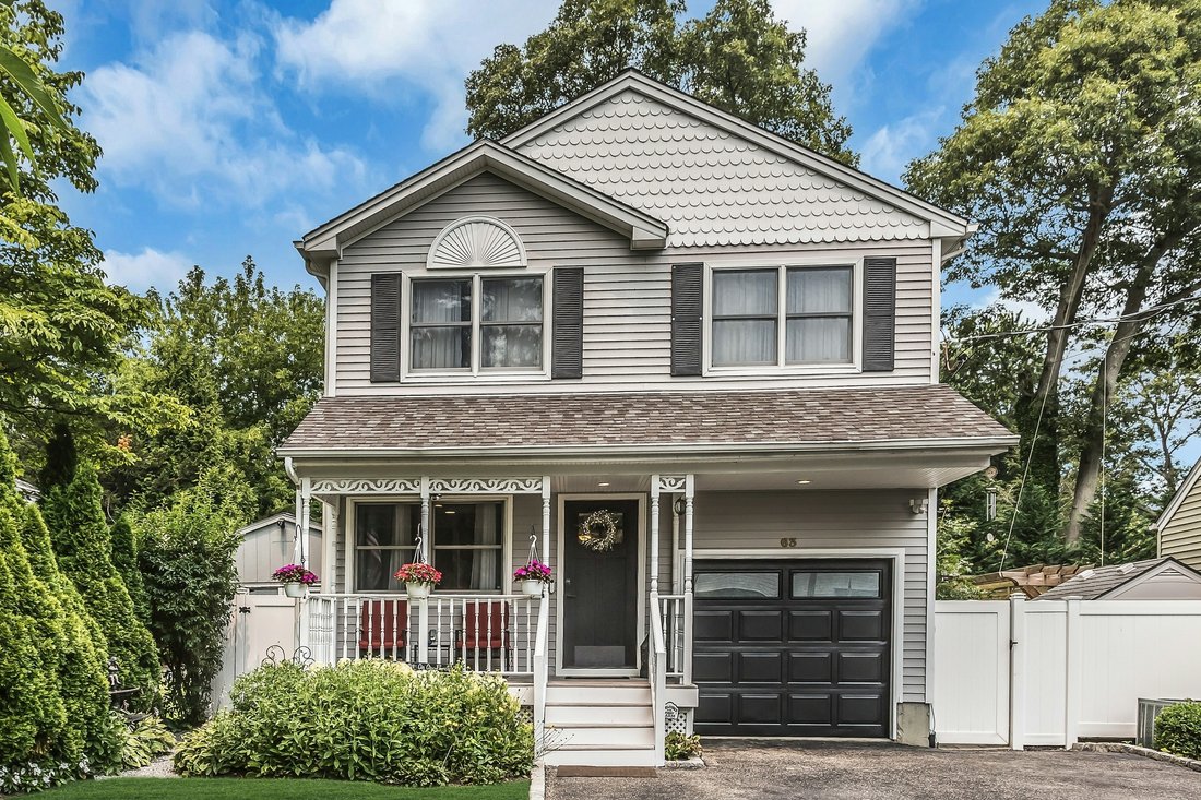 House in Huntington Station, New York, United States 1 - 18440612