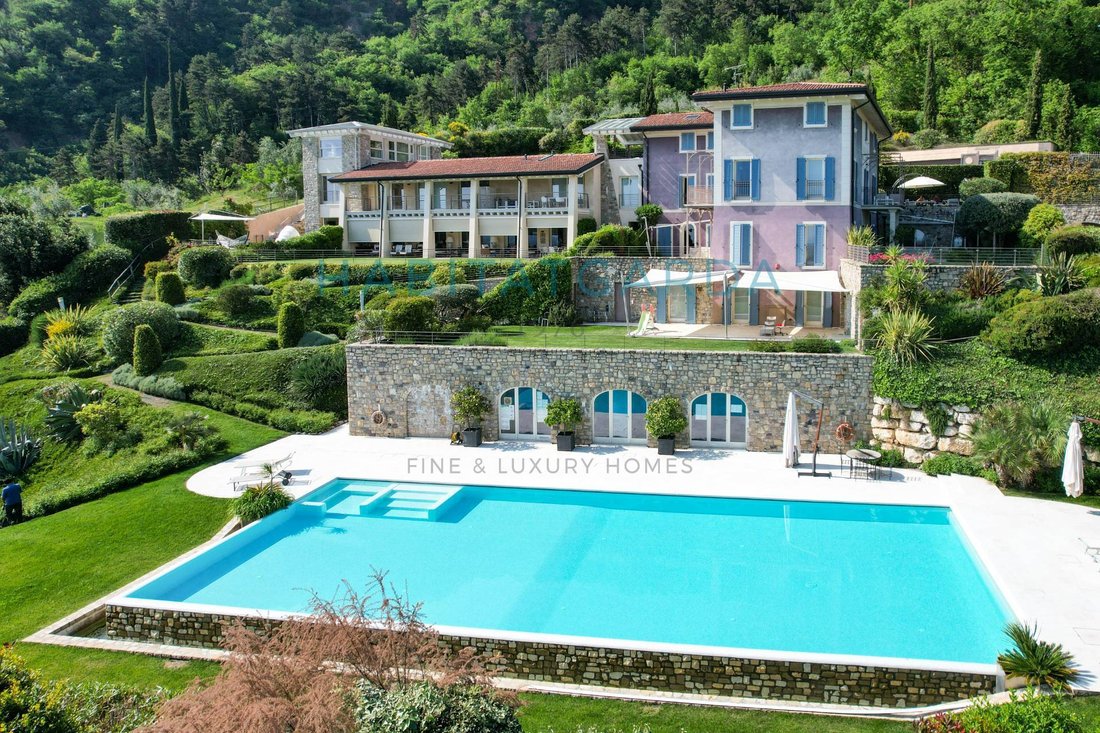 Villa à Salò, Lombardie, Italie 1 - 18441491