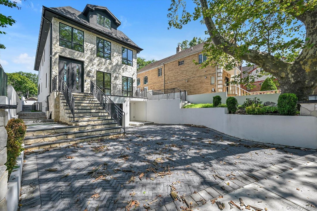 House in New York, New York, United States 2 - 18439286