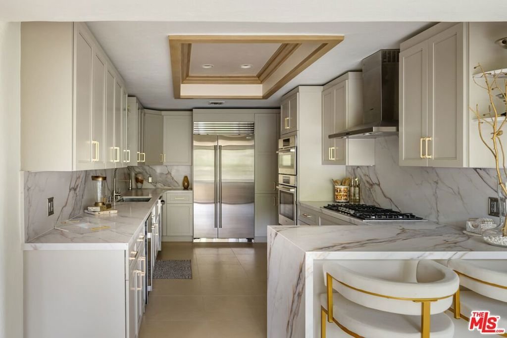 Condo in Los Angeles, California, United States 5 - 18439142