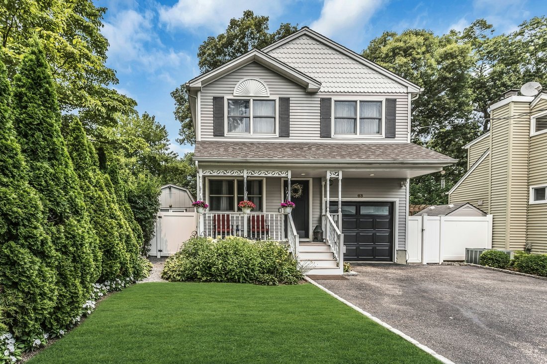 House in Huntington Station, New York, United States 3 - 18440612