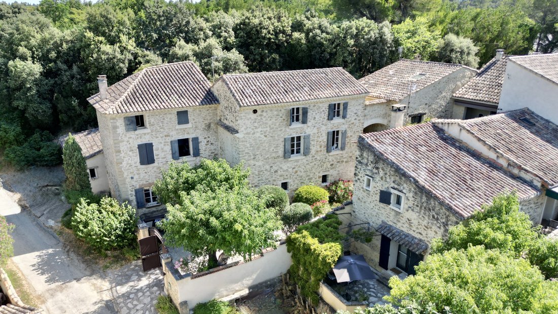 Castle in Vacqueyras, Provence-Alpes-Côte d'Azur, France 1 - 18366846