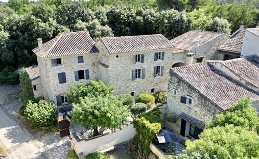 Castillo en Vacqueyras, Provenza-Alpes-Costa Azul, Francia 1