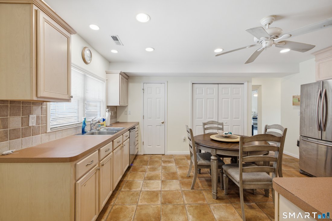 House in Stamford, Connecticut, United States 3 - 18442157