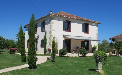 House in Villefranche-d'Astarac, Occitania, France 1